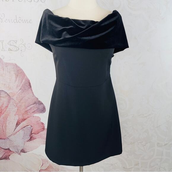 Wayf Black Off the Shoulder Dress velvet band Size Large - Picture 1 of 8